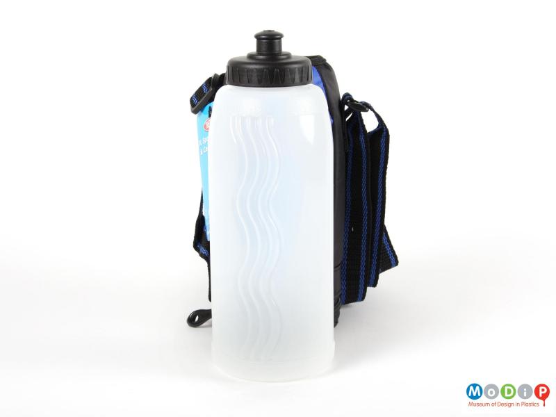 Side view of a Thermos insulated bottle showing the bottle in front of the bag.