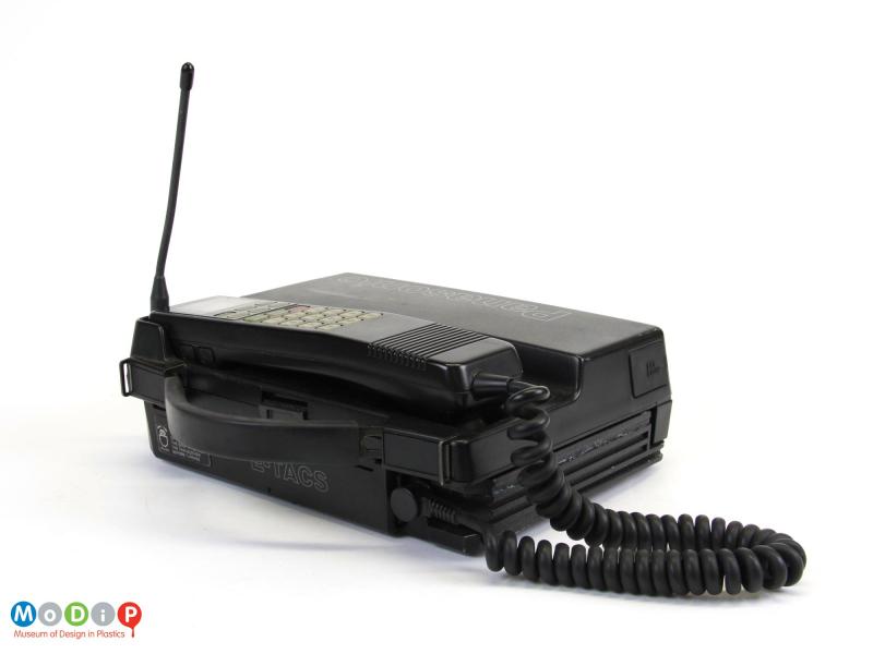 Sta in plaats daarvan op ondernemen Megalopolis Panasonic EF 6157 car phone | Museum of Design in Plastics
