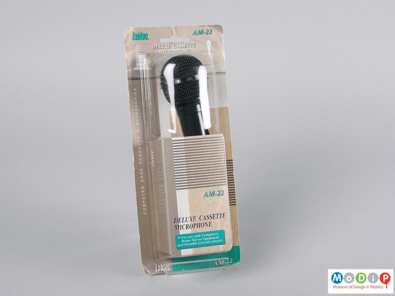 Front view of a microphone showing the packaging.