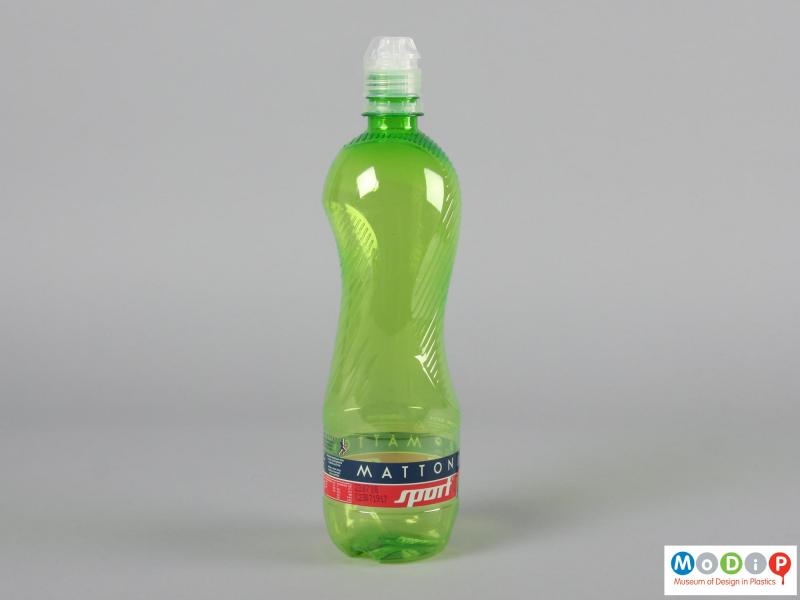 Side view of a Mattoni Sport bottle showing the ergonomic shape and grippy texture.