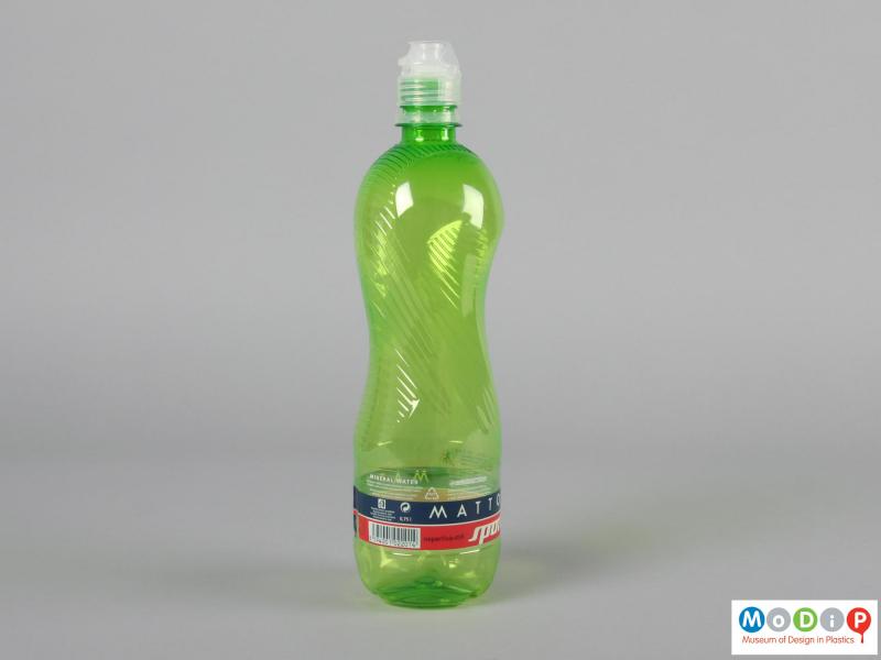 Side view of a Mattoni Sport bottle showing the ergonomic shape and grippy texture.