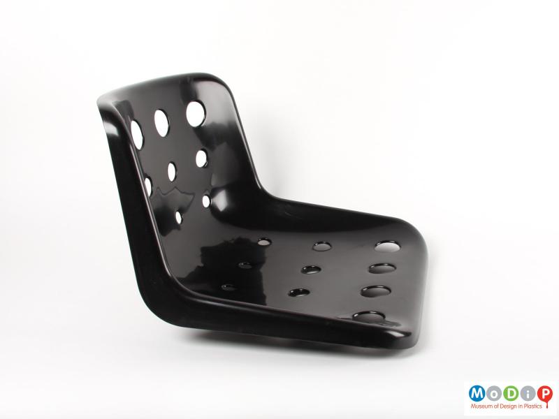 Side view of a seat showing the smooth side lip.