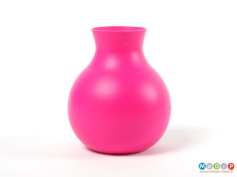 Rubber vase | Museum of Design in Plastics