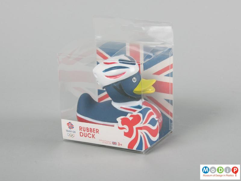 Front view of a duck showing the packaging.