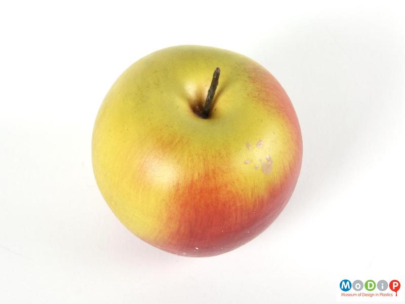 Top view of an apple showing the stalk.