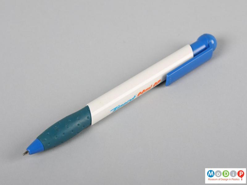 Side view of a pen showing the clip.