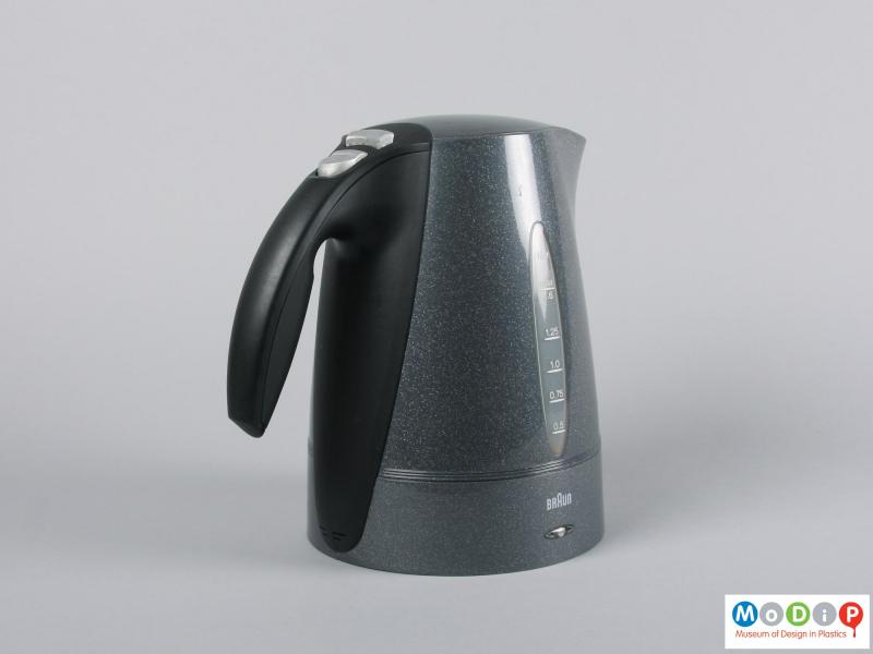 Side view of a kettle showing the integral handle.