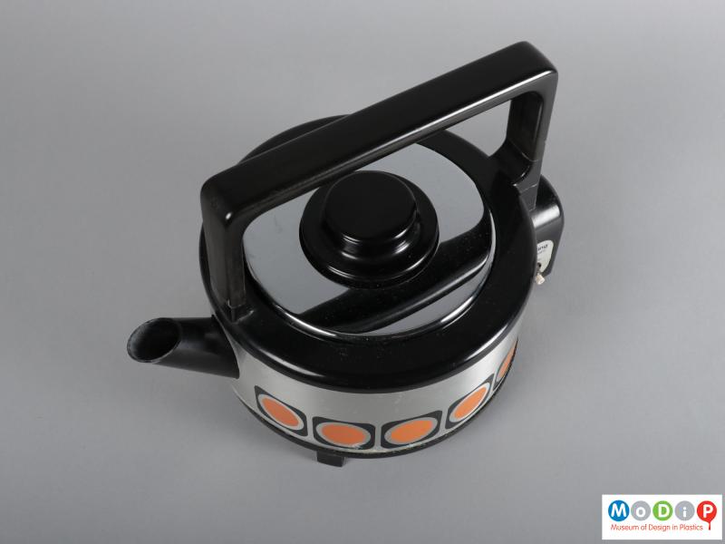 Top view of a kettle showing the lid.