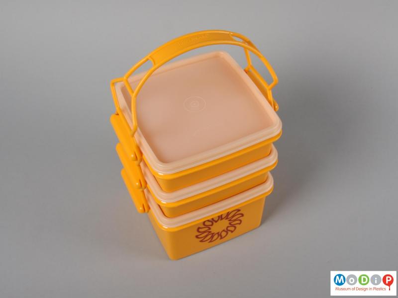 Top view of a sandwich box showing the handle.