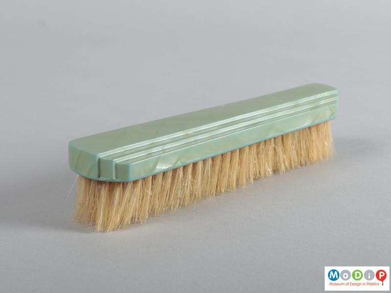 Side view of a brush showing the straight edges.