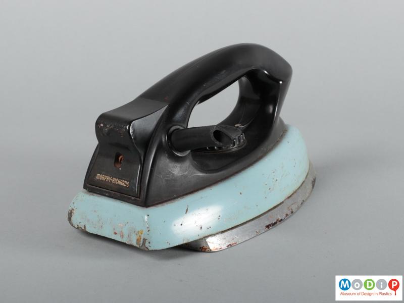 Rear view of an iron showing the electrical wire point.