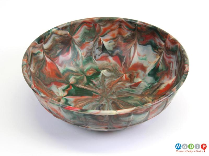 Top view of a bowl showing the movement of the material.