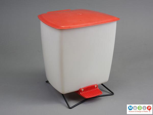 Front view of a bin showing the lid closed.
