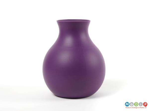 Side view of a Rubber vase showing the shape of the unmanipulated vase.