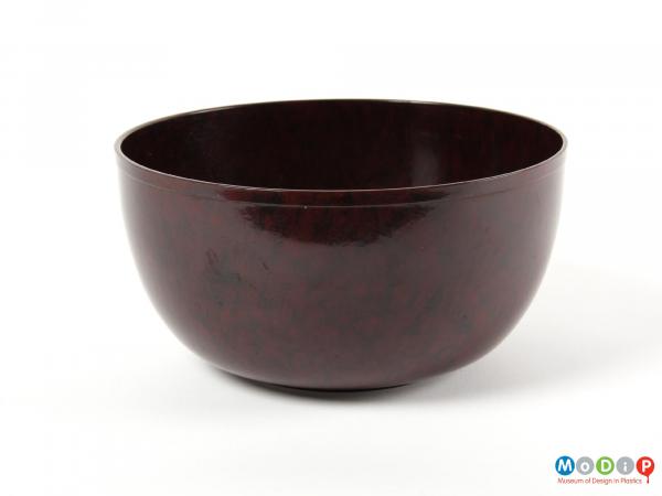 Side view of a bowl showing the smooth surface.