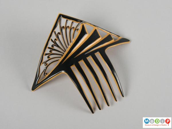Top view of a comb showing the two colours.