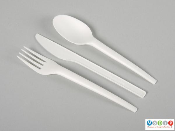 Top view of a set of cutlery showing the smooth surfaces.