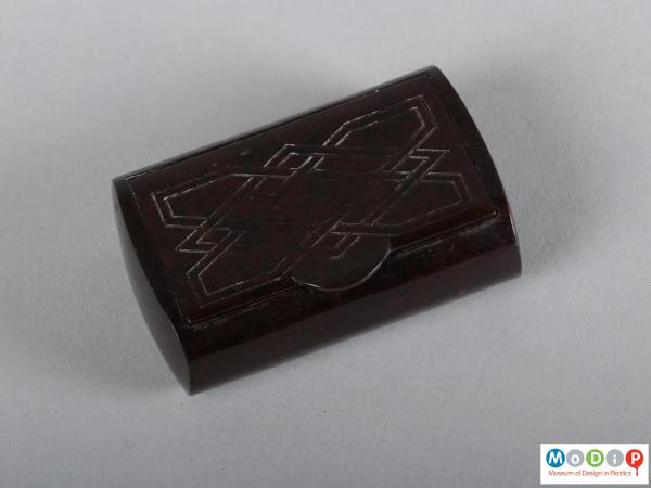 Top view of a snuff box showing the geometric pattern.