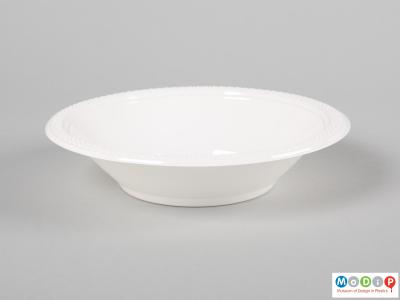 Side view of a pack of bowls showing a single bowl.